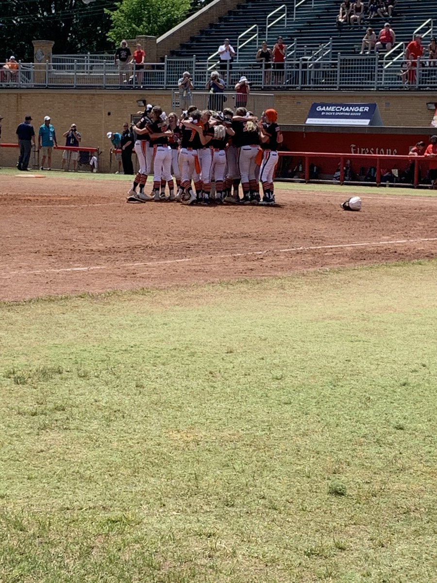 BradfordEVSD's tweet photo. Congratulations Lady Railroaders!
#statechamps #bradfordpride https://t.co/1SYo3JPs4l