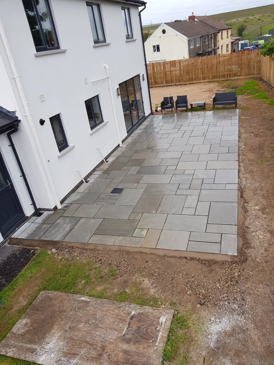 Liam James tweet media