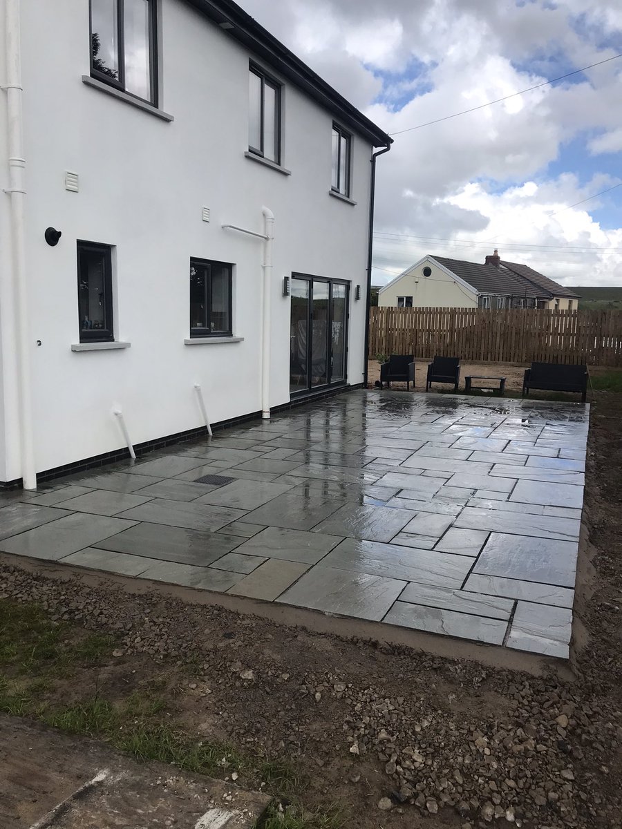 Liam James tweet media