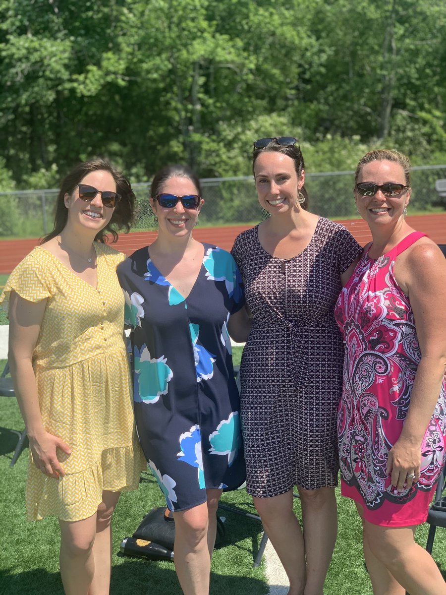 guidance02052's tweet photo. Congratulations to the Class of 2021! We’re so proud of you all! Best wishes for a bright future! #medfieldps #Classof2021 https://t.co/QhYlVHCOuM