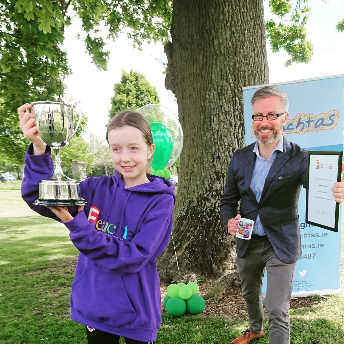 rodericogorman's tweet image. Delighted to present the Youth Climate Justice Fund awards to local Feachtas club members in the Millennium Park in Blanch on Friday 🌍 @Feachtas_ie @ScoilOilibheir