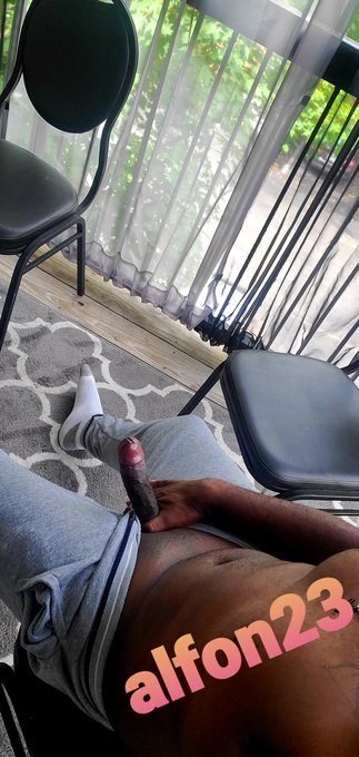 Good afternoon ☀️ https://t.co/oHQSmpDgS9