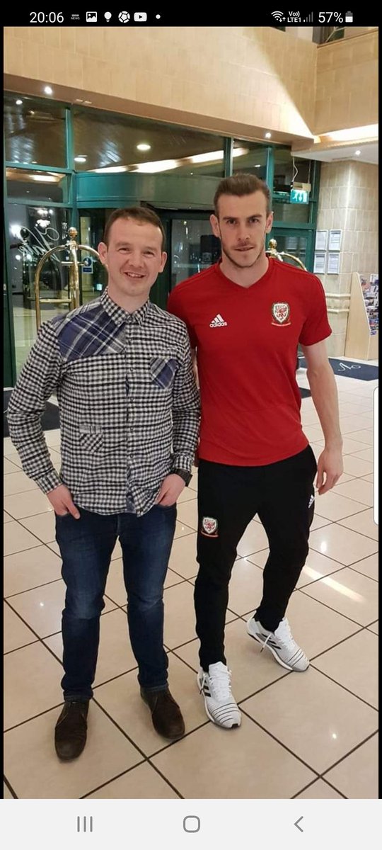 ian_edwards4444's tweet photo. @WalesAwayDuty @CymruCollect So hard to choose 🤣🏴󠁧󠁢󠁷󠁬󠁳󠁿⚽️ https://t.co/Q2NhYBpd4O
