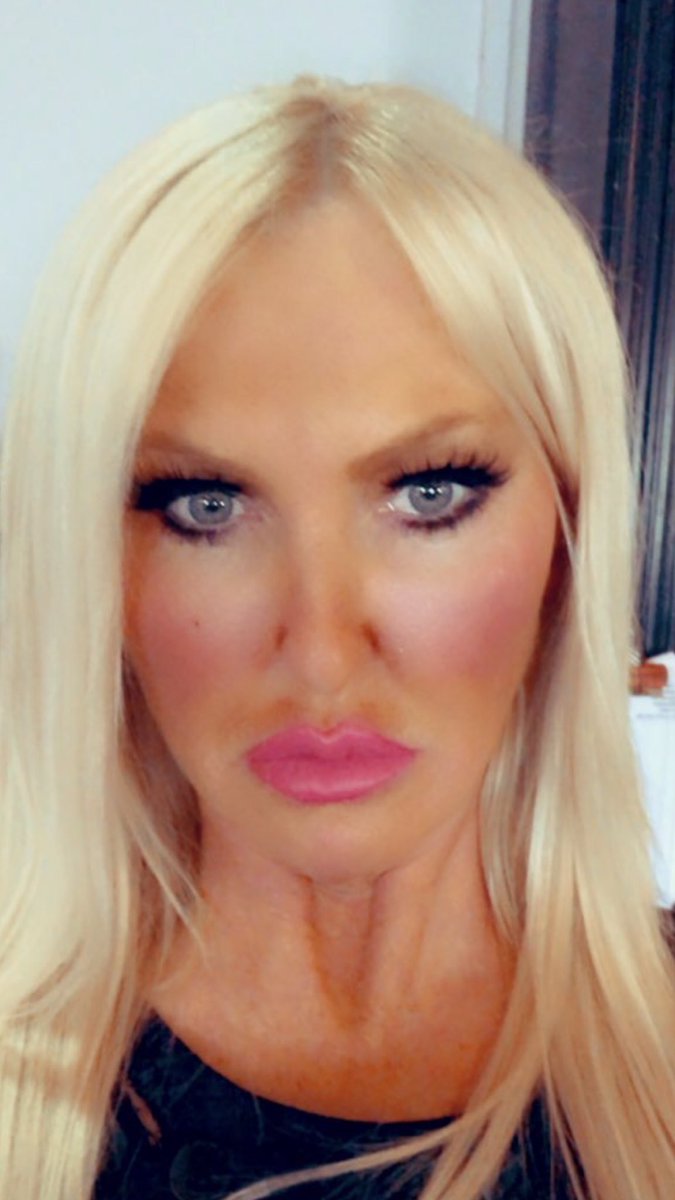 debbschanz's tweet photo. GOD IVE MISSED U GUYS TODAY🥴 now gonna watch MAMMA MIA w mummy. Wooo. Luv this film. Singing will commence 😳😆🙌💃🏼💃🏼#gettingonit #boogytime #pjs #dance #sendwine #stillgotadistgustingbackache https://t.co/FW4fdp4UPR