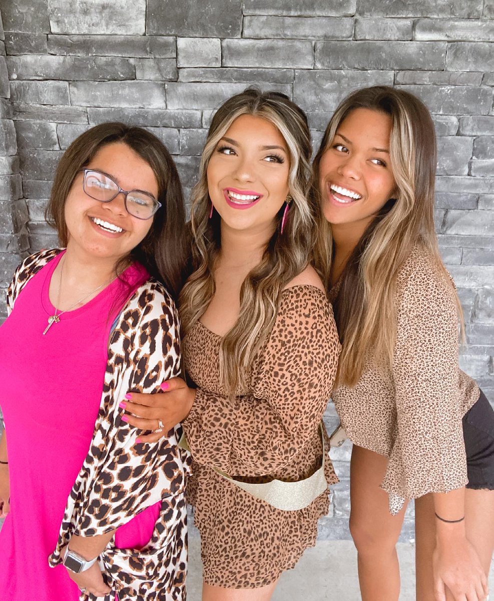 limemarieta's tweet photo. much luv for some of my girlies 💕 https://t.co/bIgNZi3BMi