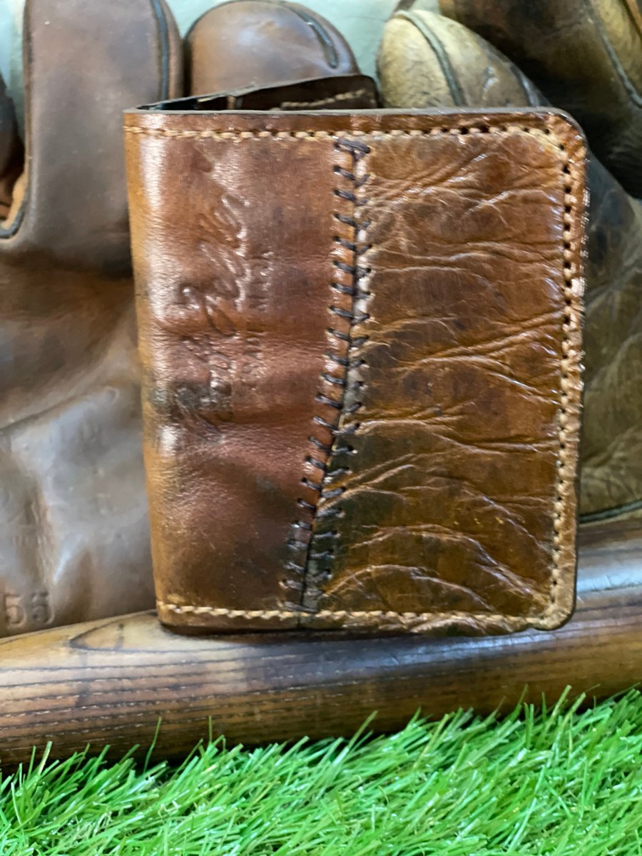 oldgloves's tweet photo. Bob Feller Vintage Glove Wallet https://t.co/ZlS6WKmE23 #leatherwallet #baseballwallet #glovewallet #wallet #baseballglove #oldglovewallet #vintagebaseball #vintageleather #vintage     https://t.co/v0nzqj5IlW https://t.co/gKIcjX5Ac6