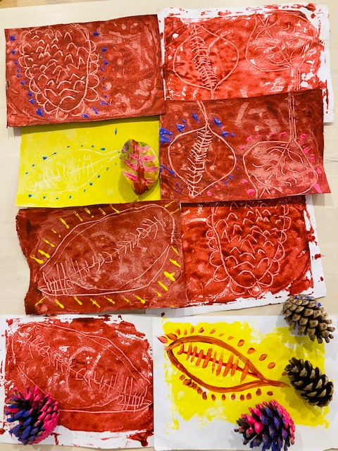 We love these nature-inspired prints! A beautifully vibrant exploration.

By Peggy, aged 5. 

Thank you to everyone who followed us throughout the week, and for sharing your marvellous creations. We have had brilliant fun!

#arted #familyfun #halfterm