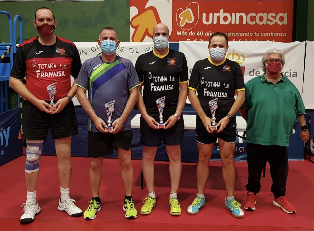 pedromruiz1's tweet photo. Mi quinto campeonato autonómico individual de tenis de mesa. Todos los que he disputado. Parece sencillo, pero os garantizo que detrás de cada uno hay mucho esfuerzo y sacrificio. Los títulos se ganan en la sala de entreno. En los campeonatos solo se recogen los trofeos 💪💪 https://t.co/Uw8BBtsbzz