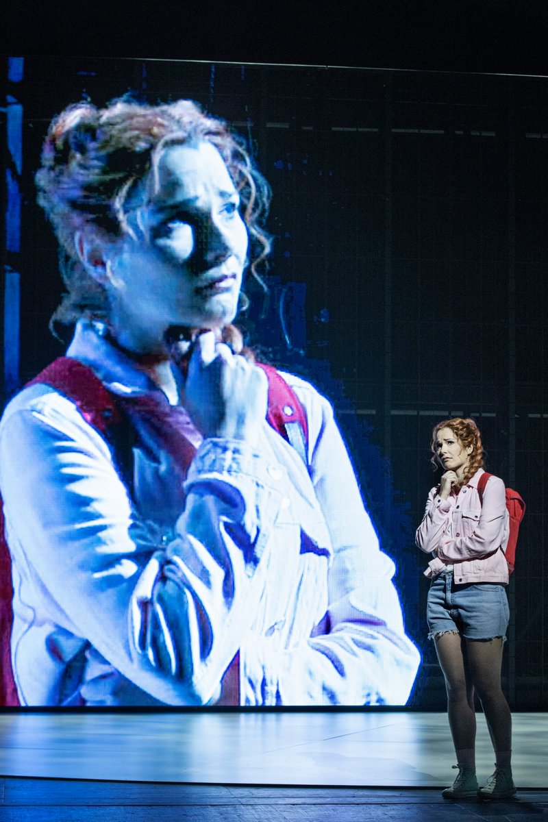 kglteater's tweet photo. Stort tillykke til Kari Dahl Nielsen, som vandt en af talentpriserne ved Årets Reumert for sin rolle i 'Intet'.
#reumert #cphstage #ÅretsReumert #iscene #dkkultur https://t.co/2ofdYEqekB