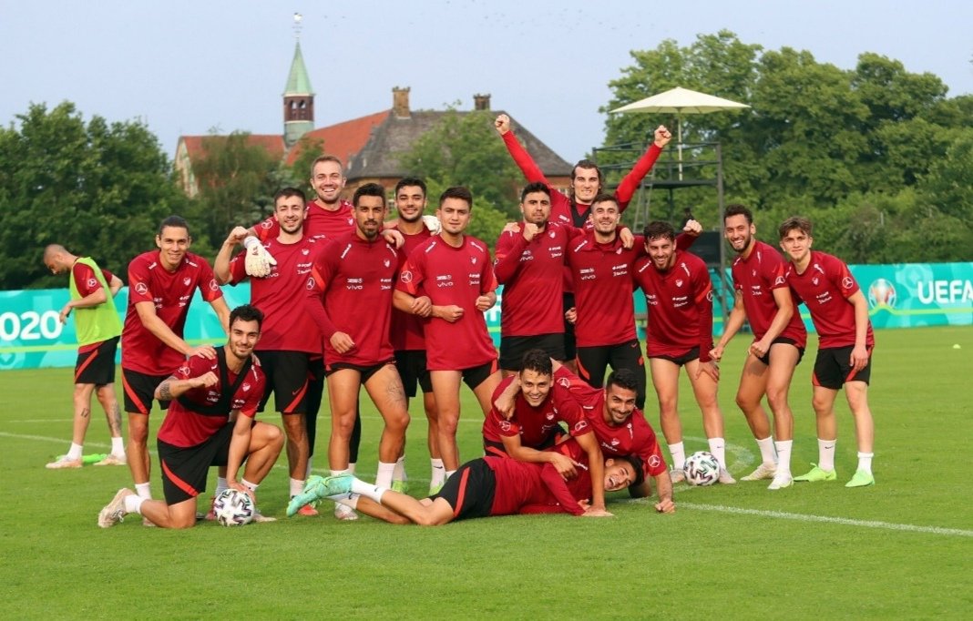 Başlıyoruz.
#TUR
#EURO2020