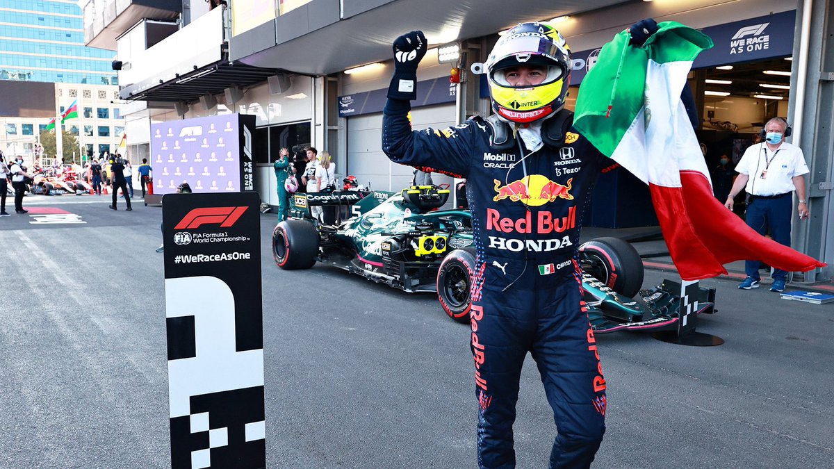 F1Tornello's tweet photo. Muchos están interpretando ahora la importancia de tener dos grandes pilotos en un equipo. Red Bull lo sabía y contrató a @SChecoPerez para que Checo haga lo que hizo hoy. Ganar. Miren cómo se festejó la victoria 🏁 https://t.co/Mg7aAAziIQ