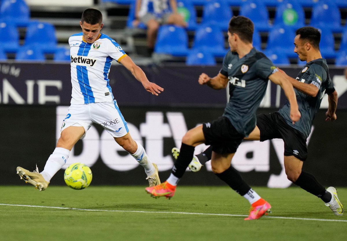 CDLeganes_en's tweet photo. ⏸ Half-time at Butarque.
🥒 Leganés, 1 - Rayo, 0
#LetsDreamAgain #LeganésRayo https://t.co/ksAWEWQPoy