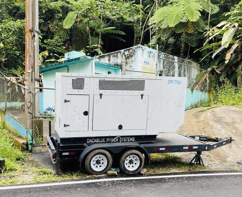 [Aviso] Brigada #RegiónSur instaló generador en las estaciones de bombas Marín 3 y 4 en #Patillas, debido a fase fuera en el servicio eléctrico. Este equipo estabiliza el servicio de agua potable a 185 abonados de Marín Alto, Egozcue y Los Ríos y de #Maunabo Fantauzzi y Matuyas.