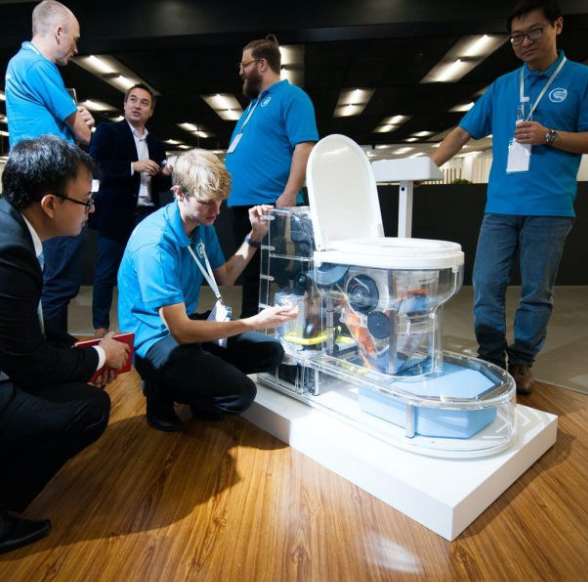 rpkampuchea's tweet photo. #EEUU Universidad de Duke presenta "inodoro inteligente" que analiza las heces de los pacientes -utilizando la inteligencia artificial- y puede detectar problemas gastrointestinales. #AI #SmartPotty #BowelHealth #GastroIssues https://t.co/i5smQy1fSw