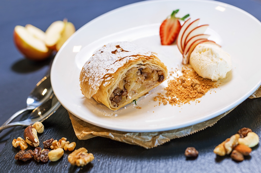Fancy an apple strudel? One of the many items on the menu at our Performance Showcase in June at the Austrian Beer Bar and Restaurant on the 19th of June at 5pm. Today is the last day for tickets visit Trybooking.com

#performanceshowcase