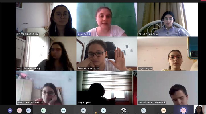 “İstanbul’u Okuyorum” projesi kapsamında okuduğumuz “Çizgili Pijamalı Çocuk” adlı kitabımızın söyleşisini gerçekleştirdik. Öğrencilerimizle hem kültür dolu hem de keyifli bir zaman geçirdik 📚 <a href="/istmemkultur/">Dilimizin Zenginlikleri Projesi</a> <a href="/BahcelievlerMEM/">Bahçelievler İlçe Millî Eğitim Müdürlüğü</a> @irfanyazici_ <a href="/cigdemmolla/">Dr. Çiğdem Mollaibrahimoğlu</a>