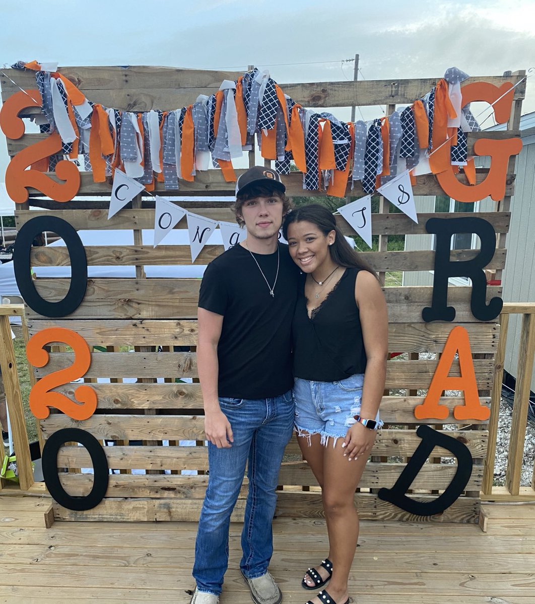 RebekahMims's tweet photo. i’ll love you forever. you will always be my best friend. you were the most caring person i knew. even on my worst days you found a way to keep me going, and i wish i could have done the same for you. i’m gonna make you proud gauge, i promise! rip my angel, ily ❤️ 6/5/21 https://t.co/UE2iiiqUjq