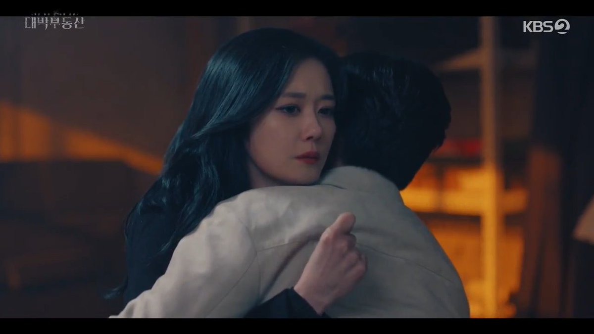 lostplanet1485's tweet photo. Watching #SellYourHauntedHouse 👻
#JangNara 's visual is no joke.. She's so gorgeous 😍❤️
#SellYourHauntedHouse #Yonghwa #JangNara #kdramatwt #KBSdrama https://t.co/naIN5zp7wr