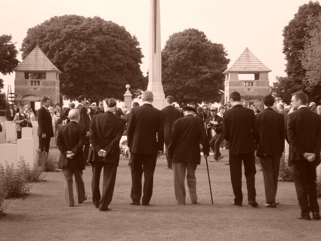 diamondjeremy's tweet photo. OTD in 2009, I had the honour and privilege to commemorate #Dday65 in France with three Canadian Veterans of the Second World War. I am thinking of the them and many others today on #DDay77. #LestWeForget https://t.co/ZZCJBJu5hj