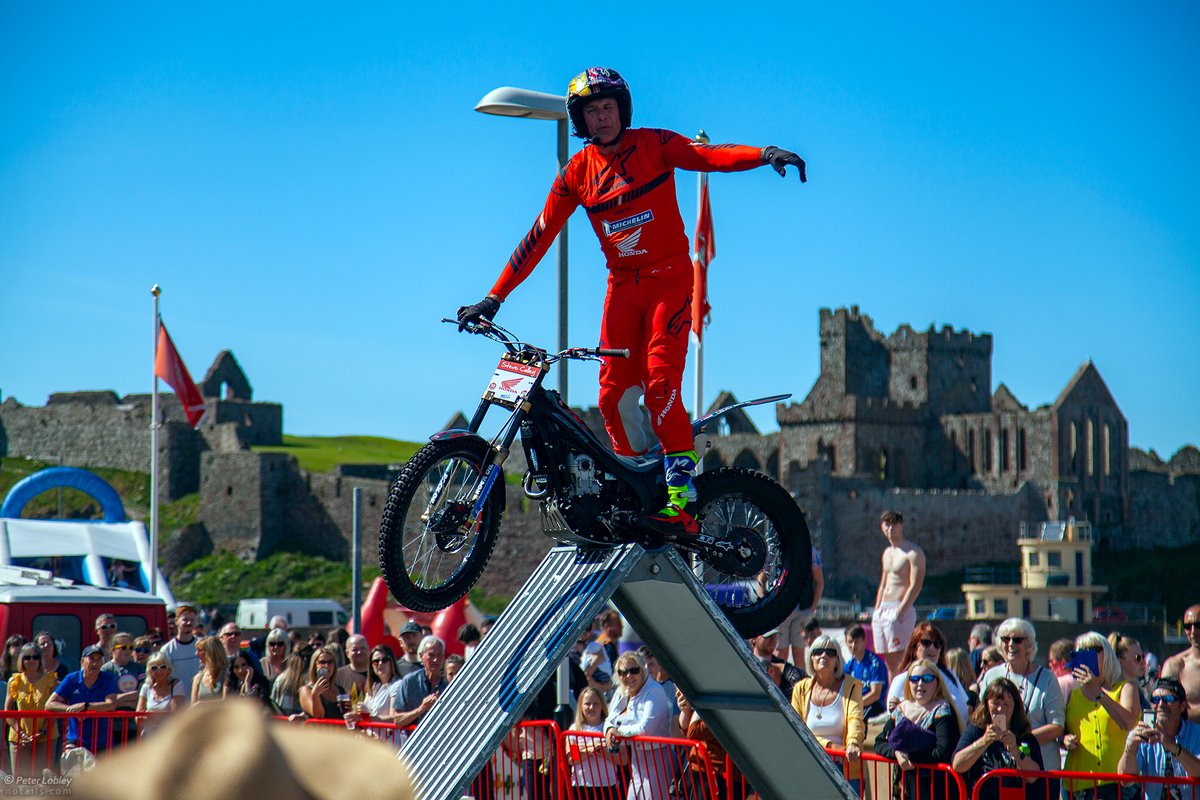 retepyelbol's tweet photo. Steve Colley Motorcycle Stunt Show - Peel TT Day 2021.

Many more photos here - https://t.co/eKjwxnGOH7

#isleofman #iomtt @stevecolleycouk https://t.co/8RHbDvQmVQ