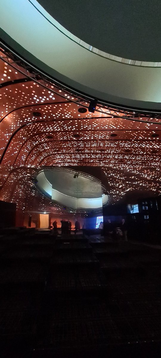 ludovic_pouille's tweet photo. At King Abdulaziz Center for World Culture in #Ithra, a visit to #Terra exhibition, an unprecedented virtual immersion in the contemporary art at the service of the sustainable development in #KSA.
🇸🇦🤝🇲🇫 https://t.co/OJDim0vQwA