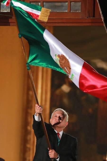 CARAMERICO's tweet photo. Que viva México !!! @Solidaridad1000 https://t.co/GI5lc9adTZ