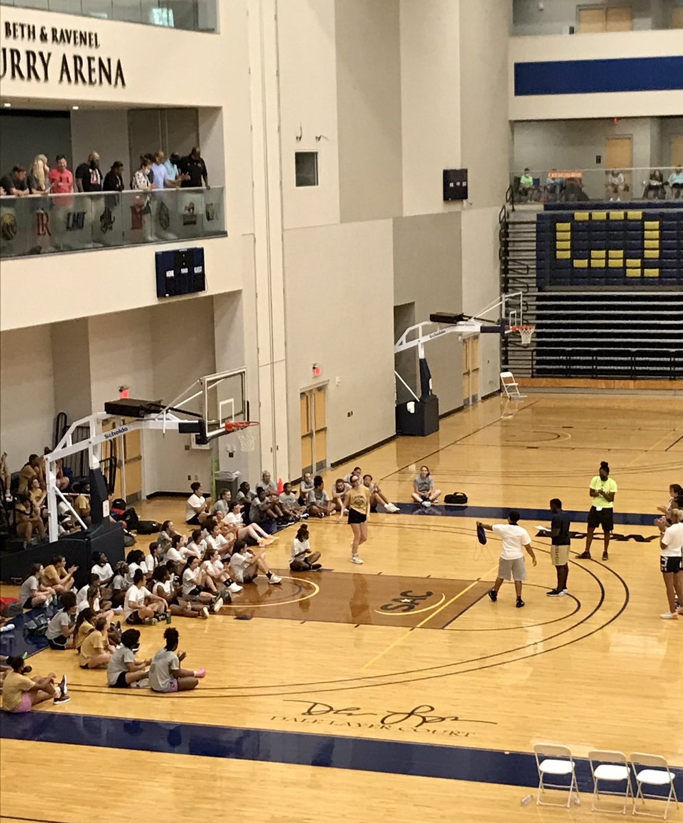 madisonyoung_23's tweet photo. Had an amazing time at @QueensWBB Elite Camp today! Learned a lot from some of the best and even ended up winning the 1v1 competition MVP of the camp! Thank you @AndreGibbs19 @JBrownQUEENS for having me today in your amazing facility! #GoRoyals 💙 https://t.co/irIxkBtx4Q