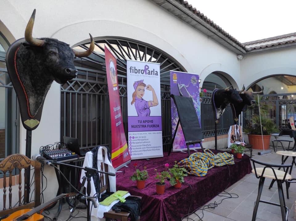 Presentación en el Patio Andaluz de Parla del Concurso de Recortes del próximo 26 de Junio.
<a href="/ToroEnmarYuncos/">ToroEnmaromadoYuncos</a> <a href="/parla_taurina/">Asociación Cultural Parla Taurina</a> 
#juntossomosmasfuertes 
#DefendiendoañosdeTradición
#nuestratradicionnuestraculturanuestravida