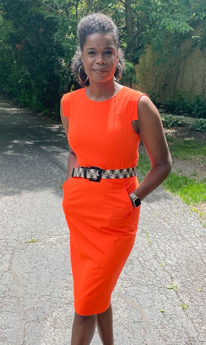SAKimFoxx's tweet image. I #WearOrange in solidarity with those whose lives were lost to senseless gun violence.

I #WearOrange to show my commitment to improving the safety of our communities.

I #WearOrange to remember those we've lost and fight for a better future.