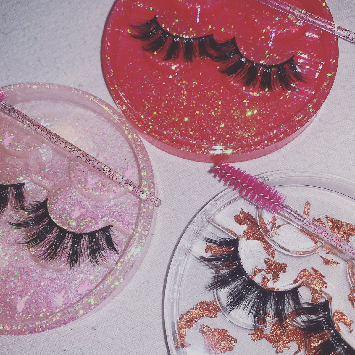 handmadebyp_'s tweet photo. Eyelash case with one pair of eyelashes &amp; a brush only £12.99 💕 message me to purchase #resinart #resin #resincraft #resinartwork #resincoasters #perfumetray #trinkettray #trinketdish #jewellery #art #resinartist #smallbusiness #smallbusinessowner #smallbusinessuk #smallbusiness https://t.co/ljdhBeSt7K