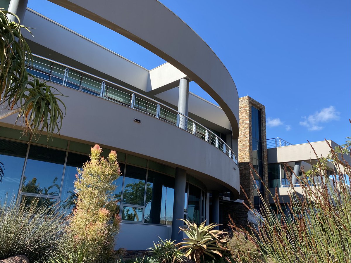 AMAARCHITECTSZA's tweet photo. Overlooking Johannesburg from TSR #IndustrialArchitecture #IndustrialBuildings #Architecture #architecturelovers #RealEstate #AfricanArchitecture #Joburg #Gauteng #Africa #africanexcellence #Engineeringexcellence #Engineeringinnovation https://t.co/FpaJjwiZhy