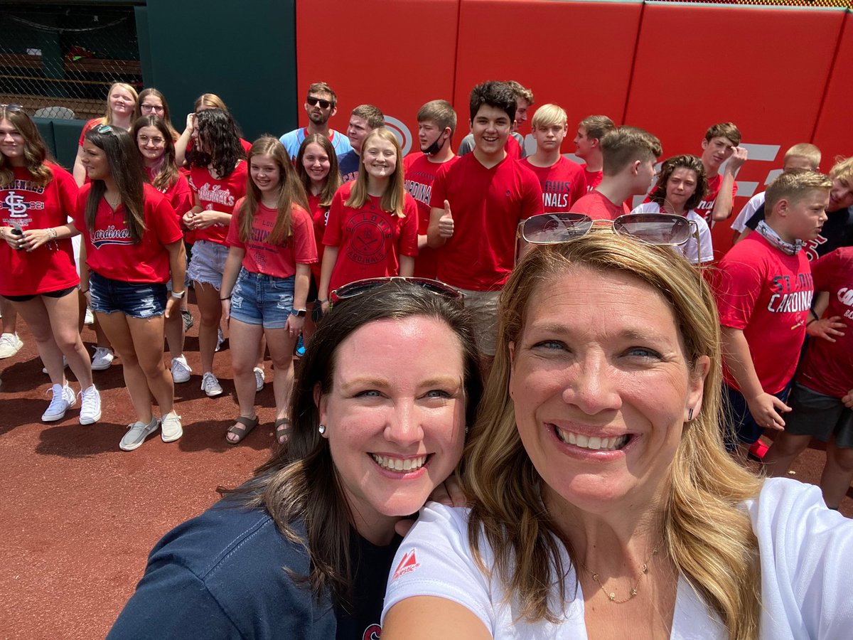 JJHS and JHS choir students had the opportunity to sing the National Anthem at the St. Louis Cardinals game today! #JR2Sings