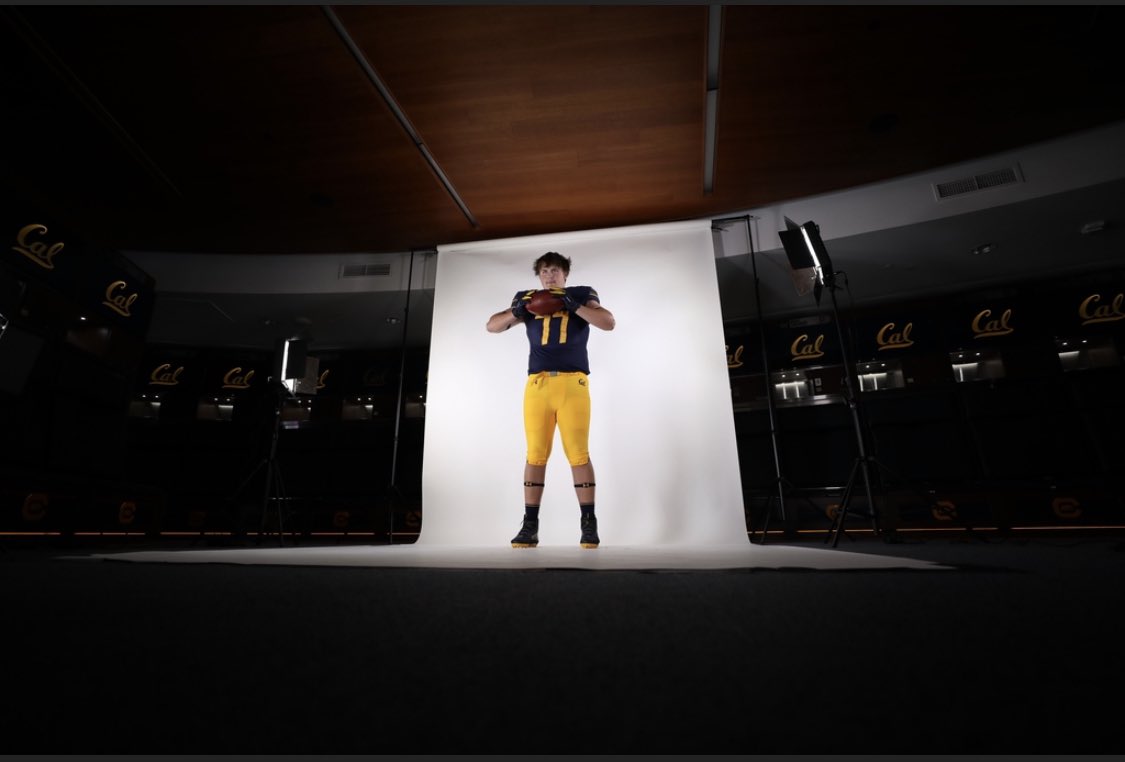 jacksonbrown_77's tweet photo. Appreciate all of the staff at Berkeley for having me and my family! Loved the campus, facilities, and coaches. Also made some great relationships with the other players. Great way to start off the visits! @Angus_McClure @CoachHeck55 @BrendanMcInerny @BenjiPalu_Cal @Brayden7475 https://t.co/aA7rrTKxbC