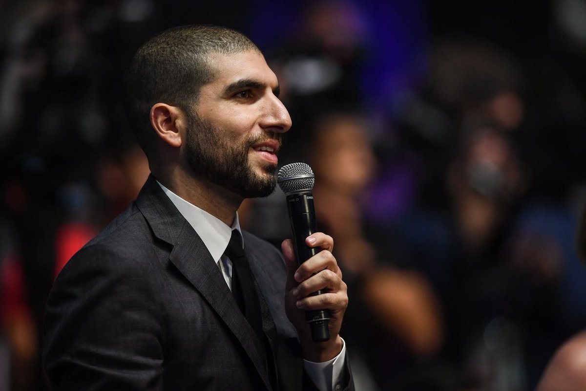 EkStyle82's tweet photo. What does everyone think about Ariel leaving ESPN as of June 15th, I enjoy watching him and DC on their Monday show. #MMATwitter #mma #espn #ufc https://t.co/EbHEAmgZ59