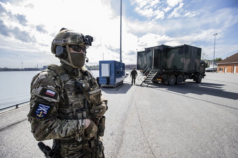 MarKarpinska's tweet image. Polish soldiers were amongst 2,000 Allies participating in Estonia's #SpringStorm. In support of the exercise, the Polish Navy deployed its missile unit with three launchers. Love the badge! 🇵🇱🇪🇪 #WeAreNATO #WeAreAllies

Photo by Ardi Hallismaa