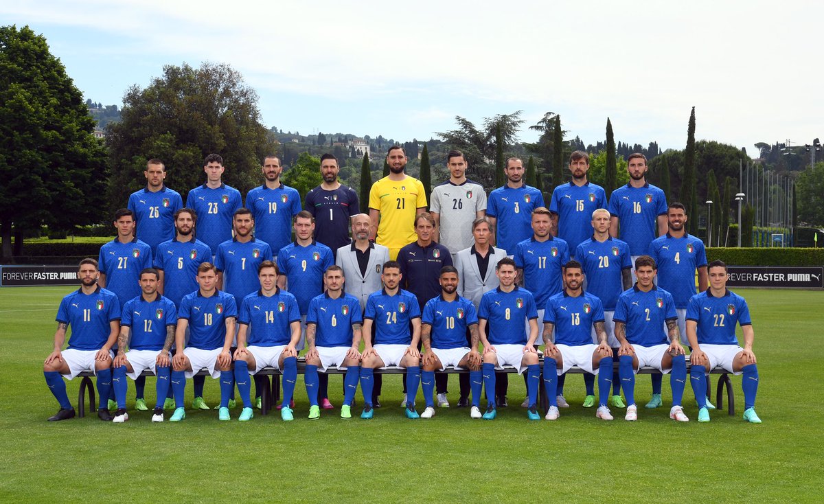 #Italia, meno cinque all'esordio. Quali sono i vostri pronostici per #EURO2020? Dite la vostra con #LaDS. Dalle 23.30 in diretta su @RaiDue #Nazionale
