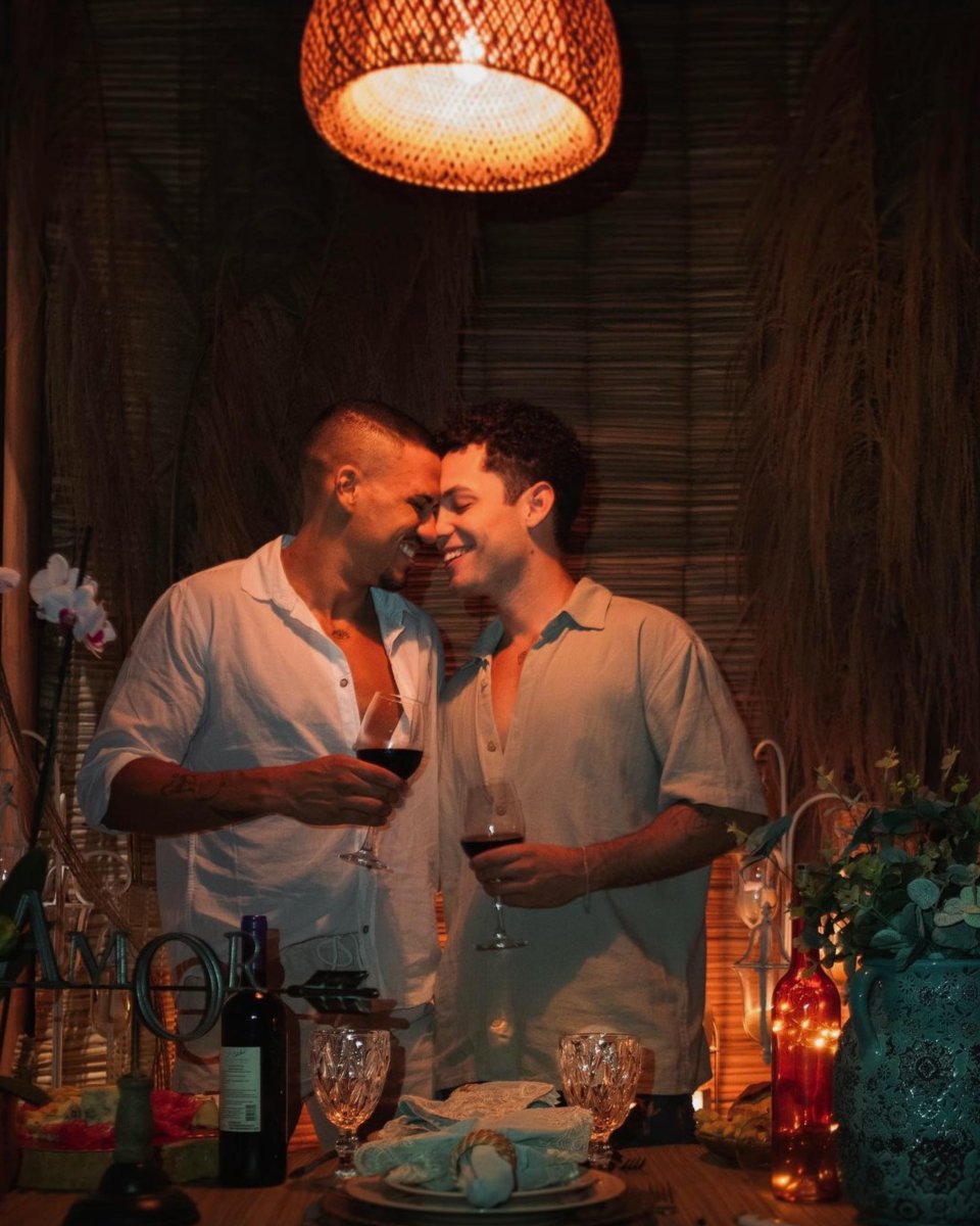 AmorSemAspas's tweet photo. ❤️ Deudex e Marco ❤️

Já seguiu a gente lá no Instagram?! Então vai lá e confira essa e outras histórias de amor: @AmorSemAspas 
#LGBTQ https://t.co/619mYgFPZU