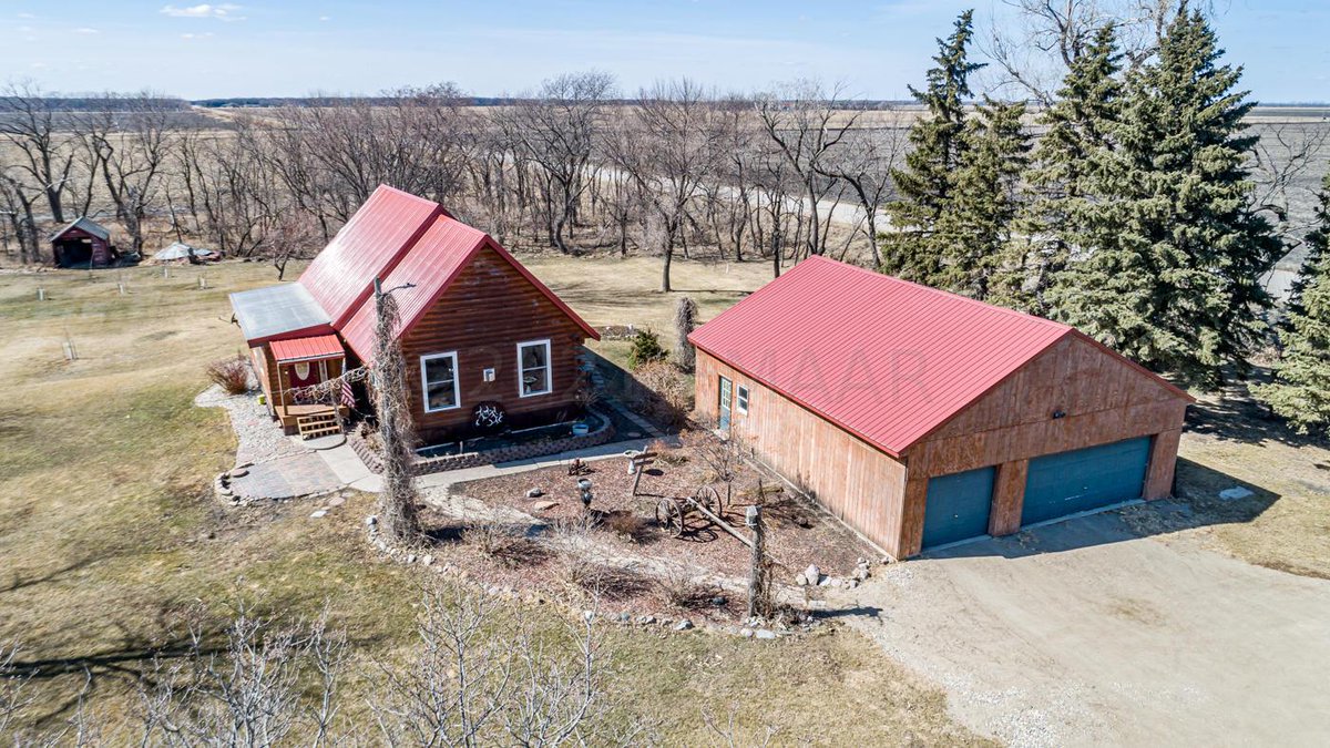 You can make this house your home! Ask me for more info. #realestate  cpix.me/l/122723595