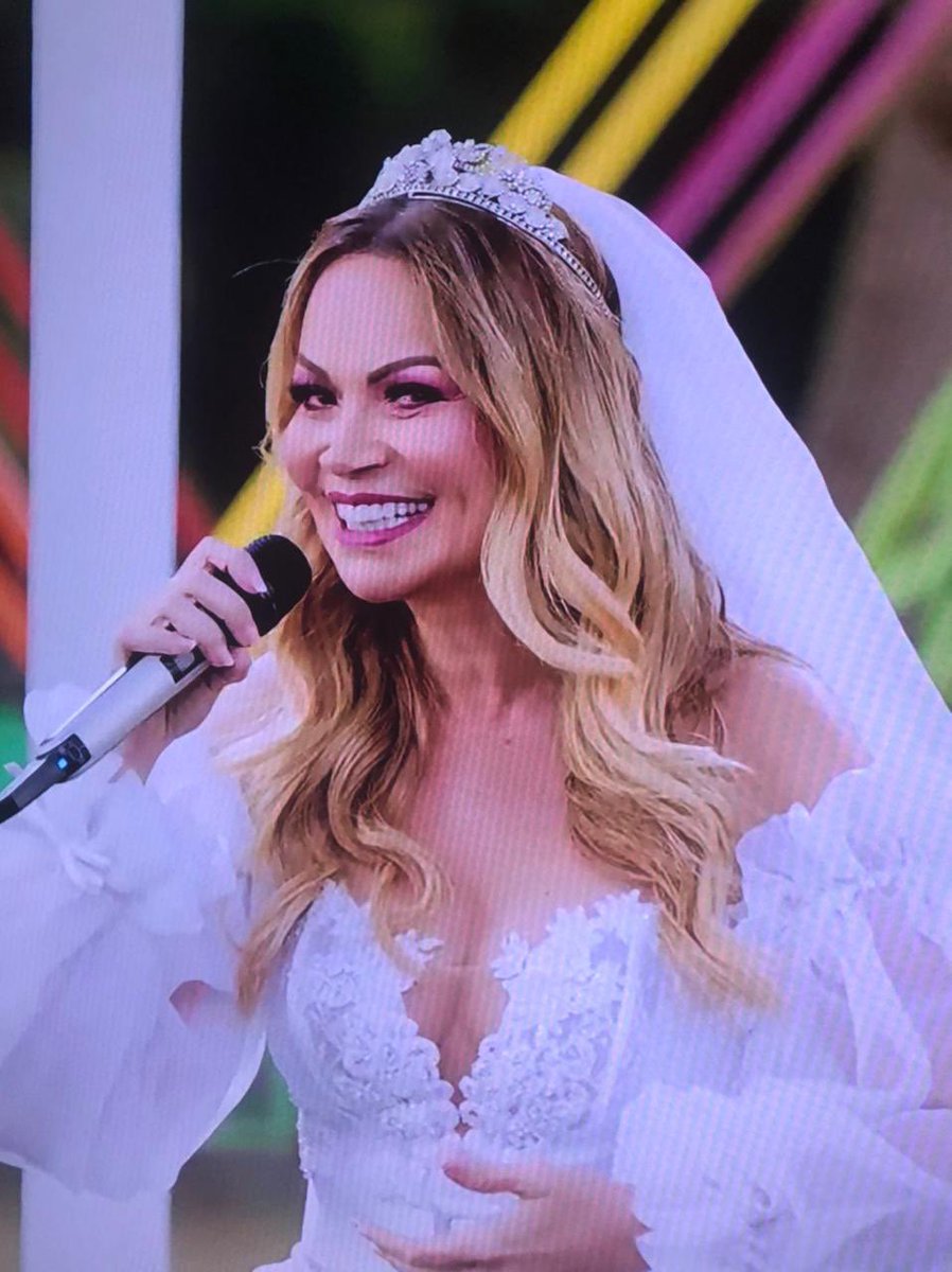 CaririSa's tweet photo. Cuida que a live tá bombando! 💥❤️
#SolJoãoComSkol https://t.co/D6l8vYVIdx