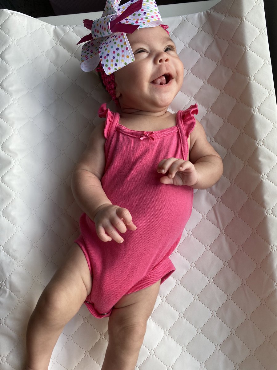 _jmvf_'s tweet photo. perdonen mi lucimiento pero estoy enamorada de mi bebé feliz y hermosa 💝 https://t.co/8jnEhNCMZb