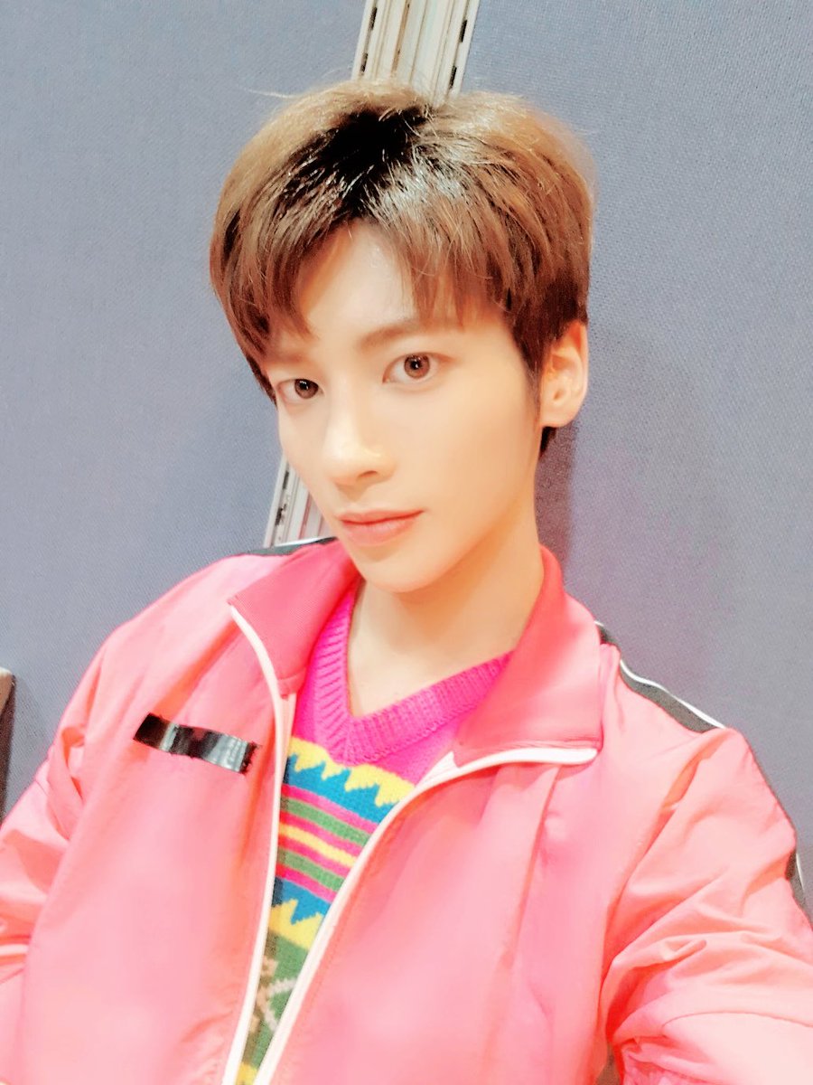 togetherxtoday's tweet photo. โ โ
ยท ONE ใผ ๐๐๐๐๐ โ ๐ข๐จ.๐ข๐จ โ new ๏ผ ( ๐จ๐ฃ ๐ DATE ) aอt โบ #RedbomCB ใ
Kento rosita sigue disfrutando de su dรญa y esta vez se pasa hasta el comeback de estas bebรฉs talentosas. Les deseamos lo mejor hoy. https://t.co/CG5ZI2W29t