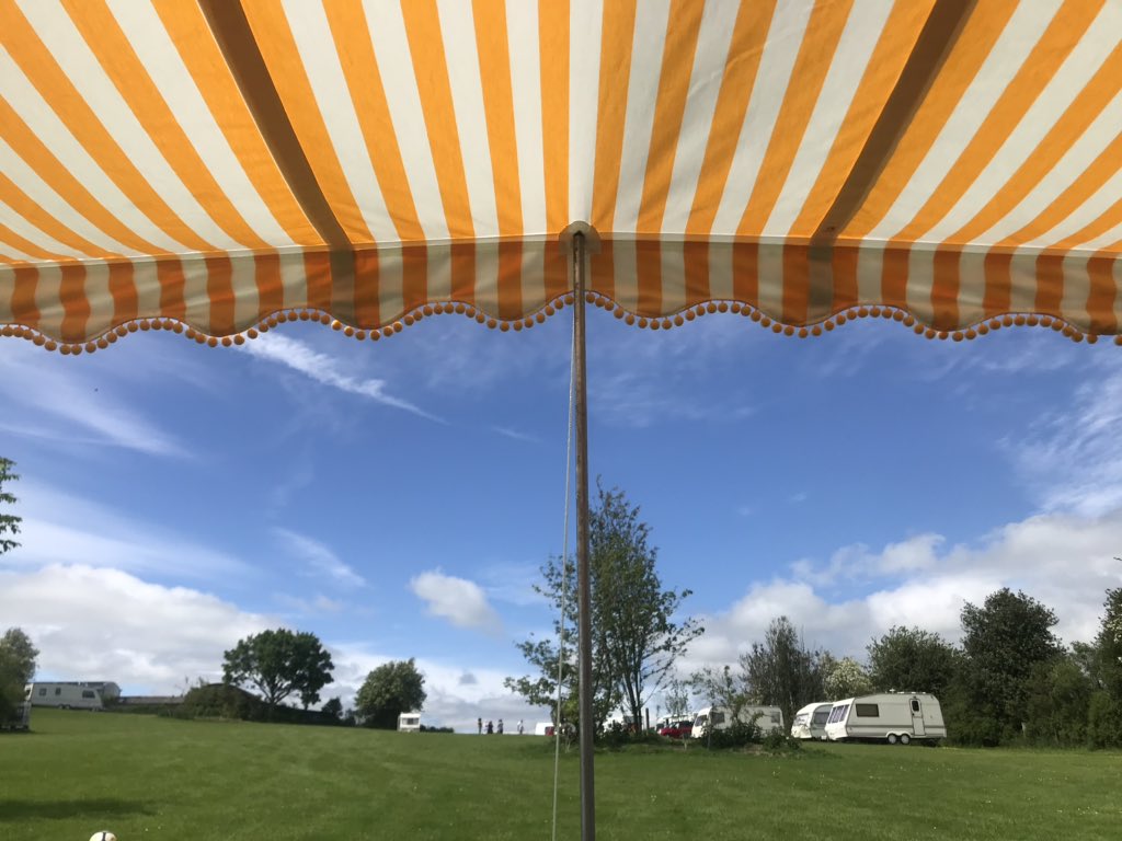 LoisHarding's tweet image. It was so good to be back at @FoxholesCamping, we’ve had such a fun weekend in the sun with friends, dogs and monkeys!🏕☀️🍻🦮🐒