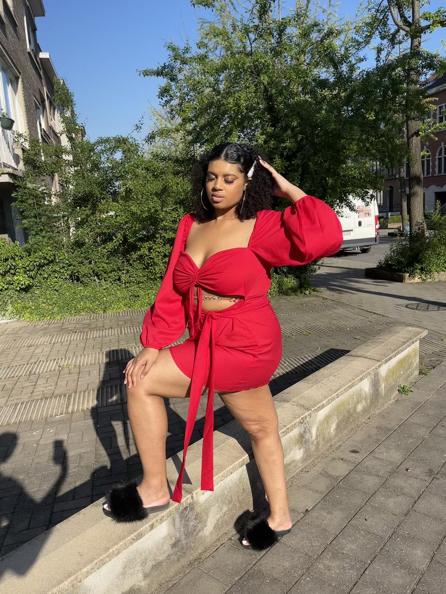 queen_onome_'s tweet photo. 𝑌𝑜𝑢 𝑐𝑎𝑛’𝑡 𝑑𝑒𝑛𝑦 𝑚𝑦 𝑏𝑒𝑎𝑢𝑡𝑦, 𝑒𝑣𝑒𝑛 𝑖𝑓 𝑦𝑜𝑢 𝑤𝑎𝑛𝑡𝑒𝑑 𝑡𝑜💋. 𝐴𝑛𝑑 𝑡𝘩𝑎𝑡’𝑠 𝑜𝑛 𝑃𝐸𝑅𝐼𝑂𝐷𝑇💅🏽 #prettybitch #hotgirlsummer #prettylittlethingdress #guessbag #naijabeauty https://t.co/7bujRs81VD