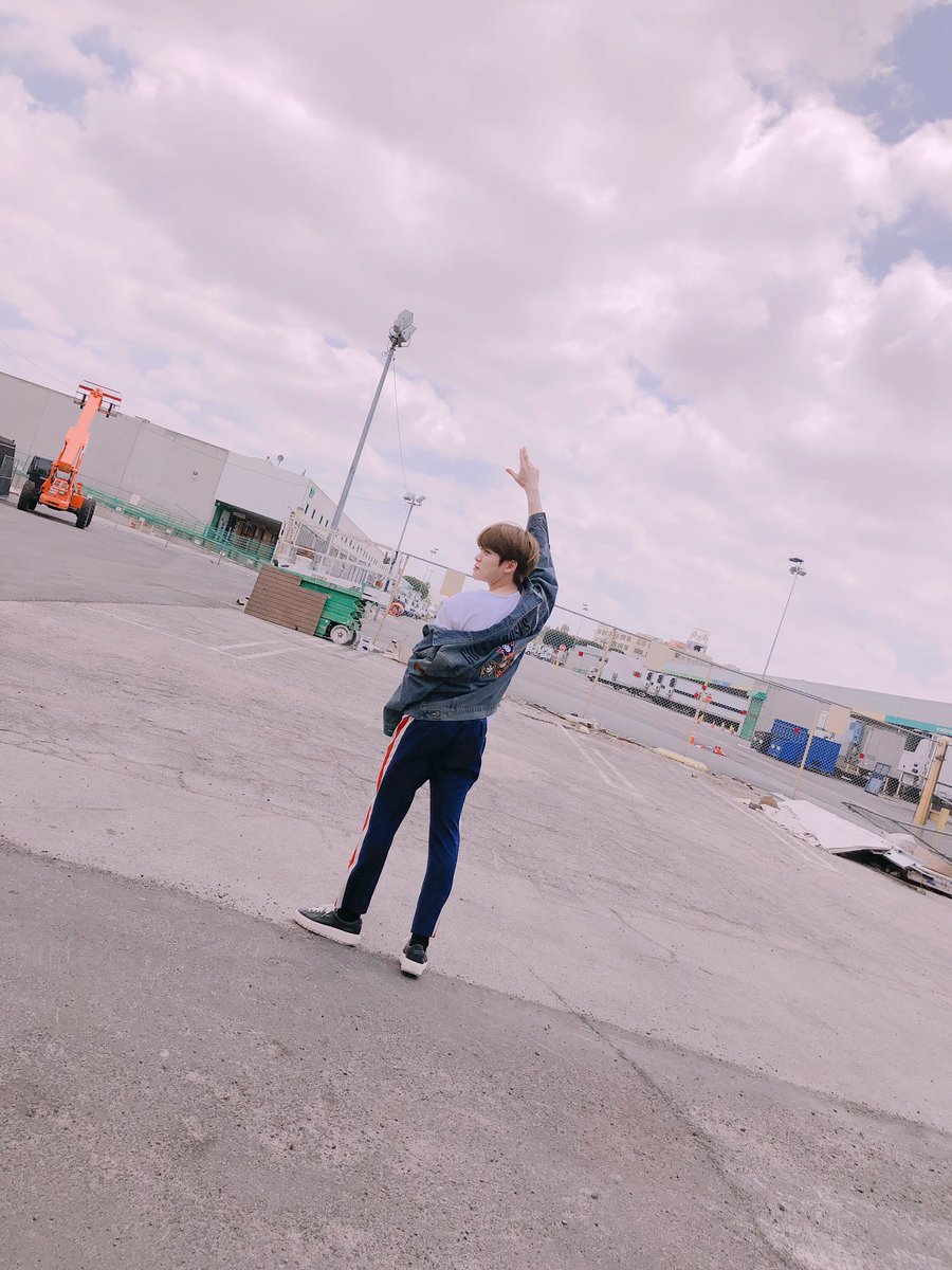 JJ23jm's tweet photo. โอ้ยยยยย!!คถ.มากเหมือนกันอ่ะ...สดใสกว่าท้องฟ้าก้เทอนี้แหละ🍑

#JAEHYUN 
#재현버블 https://t.co/jFA0KUsj5h