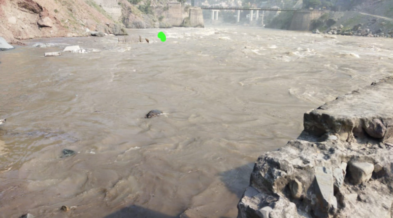 dcramban's tweet photo. URGENT ADVISORY - Water level in River Chenab has risen today. People are strictly advised not to go near the river banks and put their lives in danger. Thank you.@diprjk @DisttRamban @PIBSrinagar @ddnews_jammu @radionews_jammu https://t.co/tKW9fJ45j9