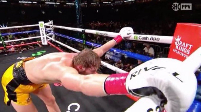 Trying to look at the groceries on the bottom shelf #MayweatherPaul