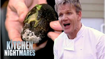 Gordon Ramsay Pours Taco Shell Out of a Window https://t.co/rWyZwq0EYC