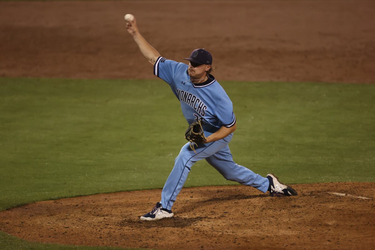 ODUBaseball's tweet photo. M8: Tom Scheffler have a night! Three shutout innings in relief by Scheffler.
UVA 6 ODU 3
#RoadToOmaha https://t.co/xp2oOo1Jmg