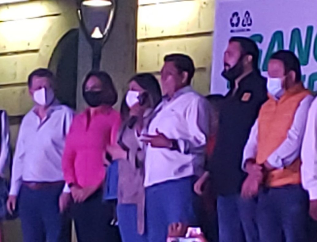Acompañé a <a href="/Mario_M_Arcos/">Mario Moreno Arcos</a> al encuentro que sostuvo con las y los chilpancingueños, en el zócalo capitalino. #MarioGobernador <a href="/eneibustamanter/">Enei Bustamante</a> <a href="/Beto_Catalan/">Beto Catalán</a> <a href="/irmaliliagarzon/">Irma Lilia Garzon</a> <a href="/AlejandroArcosC/">Alejandro Arcos Catalán</a>