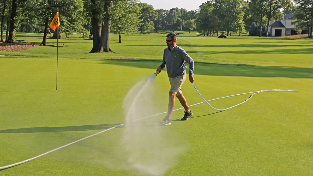 USGAGrnSection's tweet photo. The transition from unseasonably cool weather and frost delays to hot, dry and windy was very fast – just over a week in several areas of the Northeast 👉 https://t.co/NSjZ7VWLc2 https://t.co/fPM56lIvm7